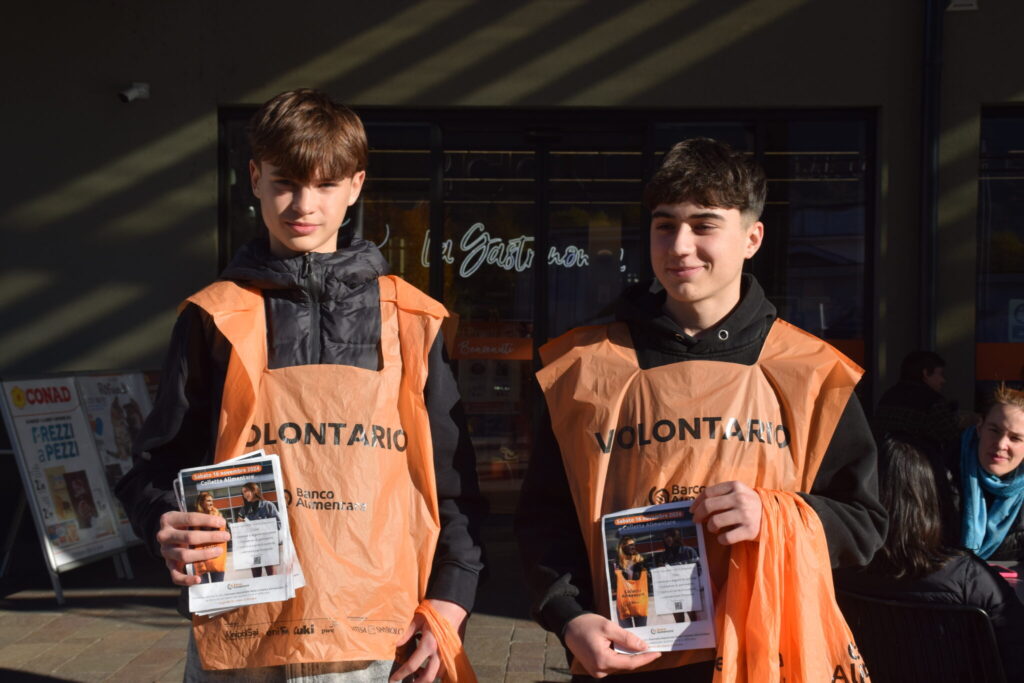 Colletta Alimentare 2024 con i ragazzi di Aquila Basket presso il Conad delle Albere a Trento