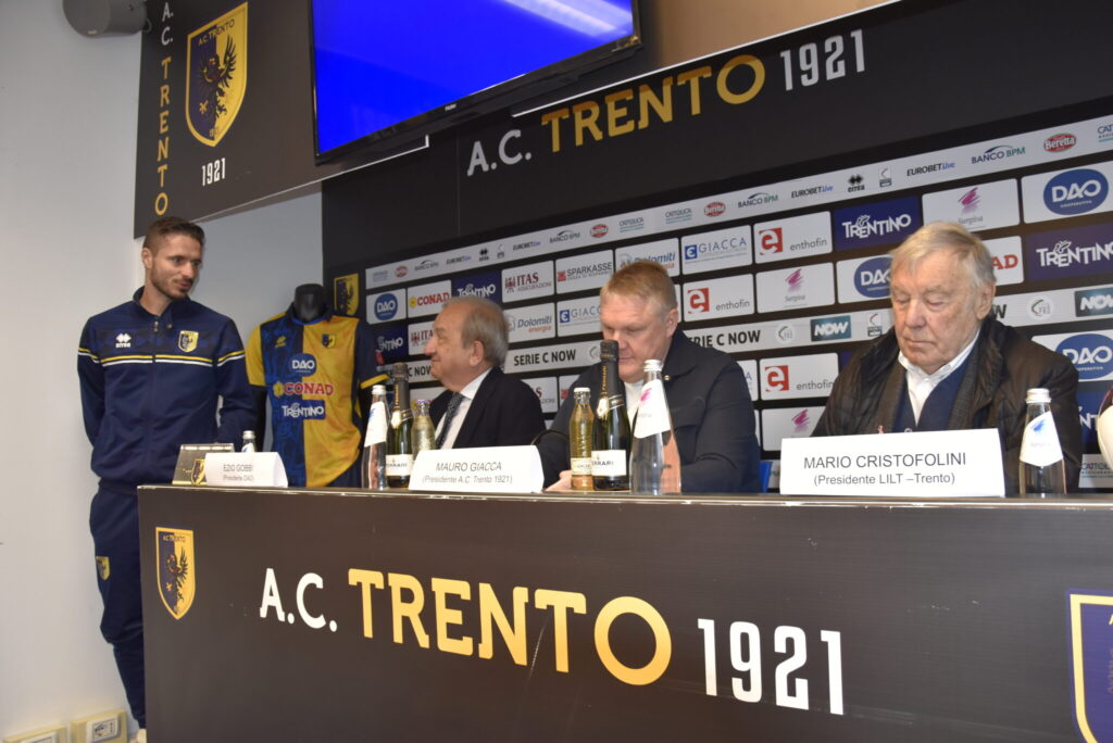 Foto di gruppo: Da-sinistra-Daniel-Cappelletti-Ezio-Gobbi-Mauro-Gicca-Mario-Cristofolini